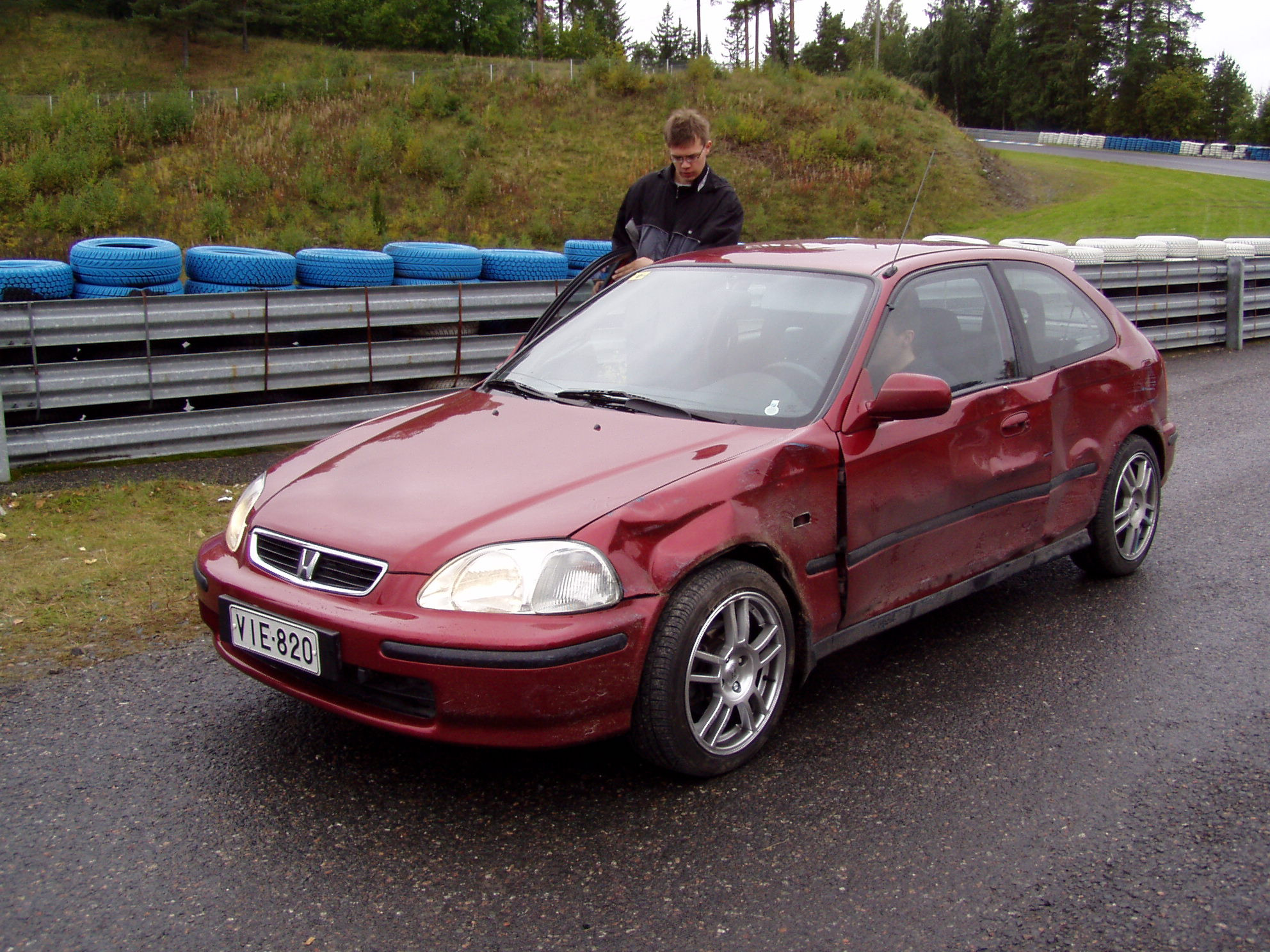 Sunday on racetrack 18.9.2005, Hondan kylki rutussa, Honda Civic 1.6VTI 1998