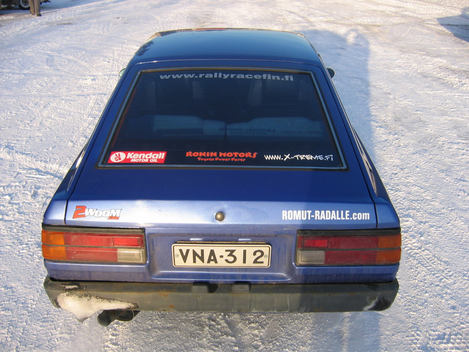 Toyota Corolla Coupe TE-71 4A-GE, YhteistyÃ¶kumppanien tarroja laiteltu