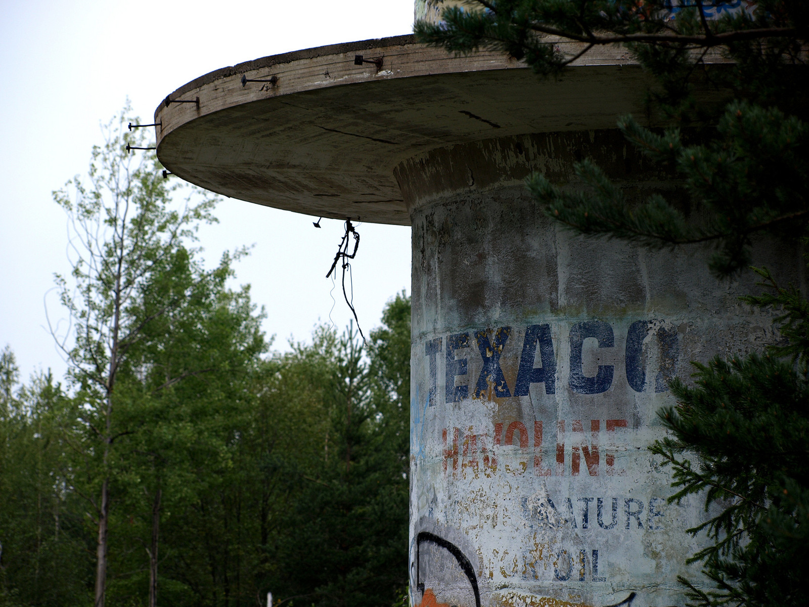 Keimolan Moottoristadion (Keimolan moottorirata), Keimola, Texaco-mainos valvontatornissa