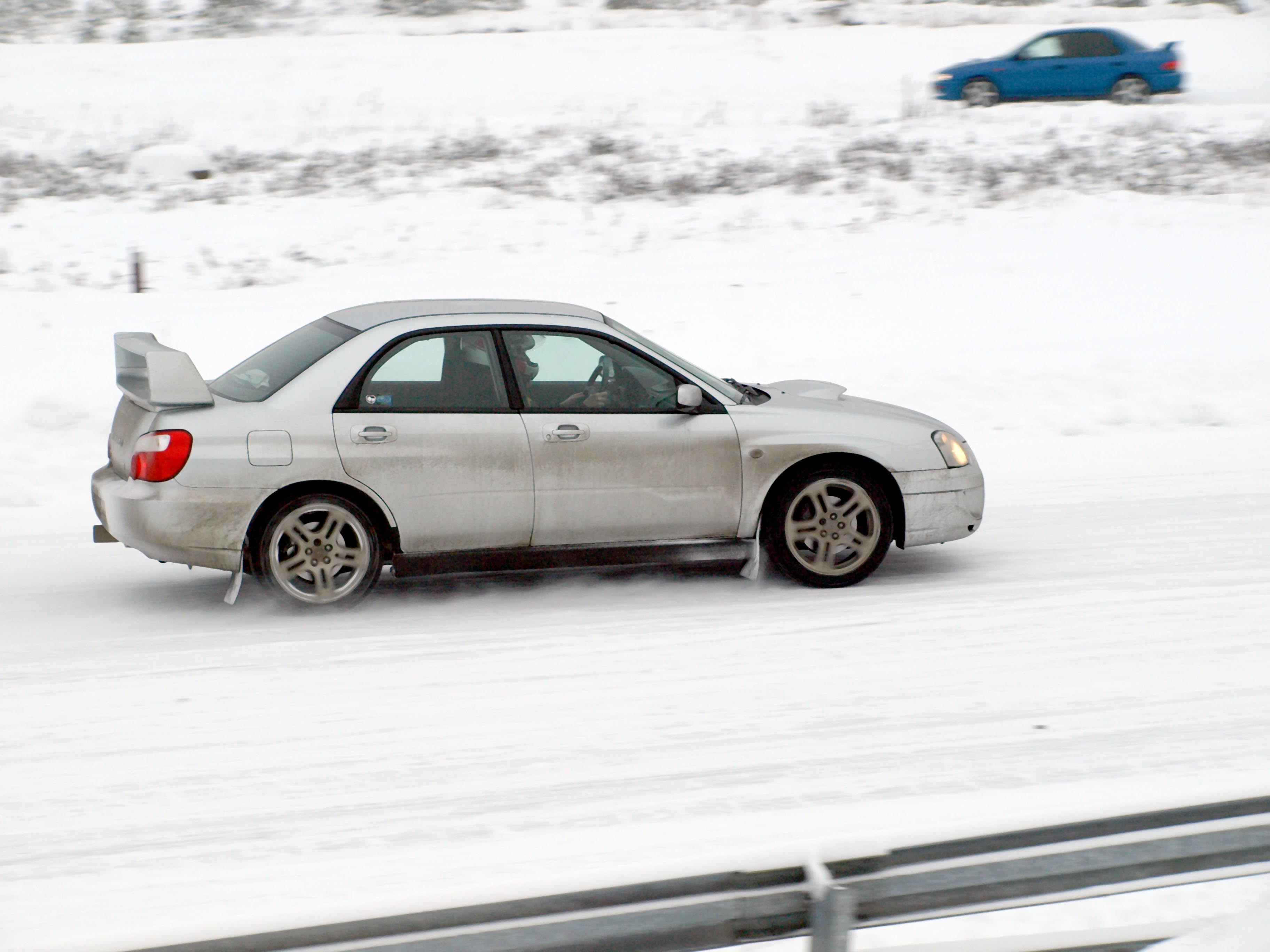 Radalle.com jÃ¤Ã¤ratapÃ¤ivÃ¤ 24.1.2009 HyvinkÃ¤Ã¤, Harmaa Subaru Impreza