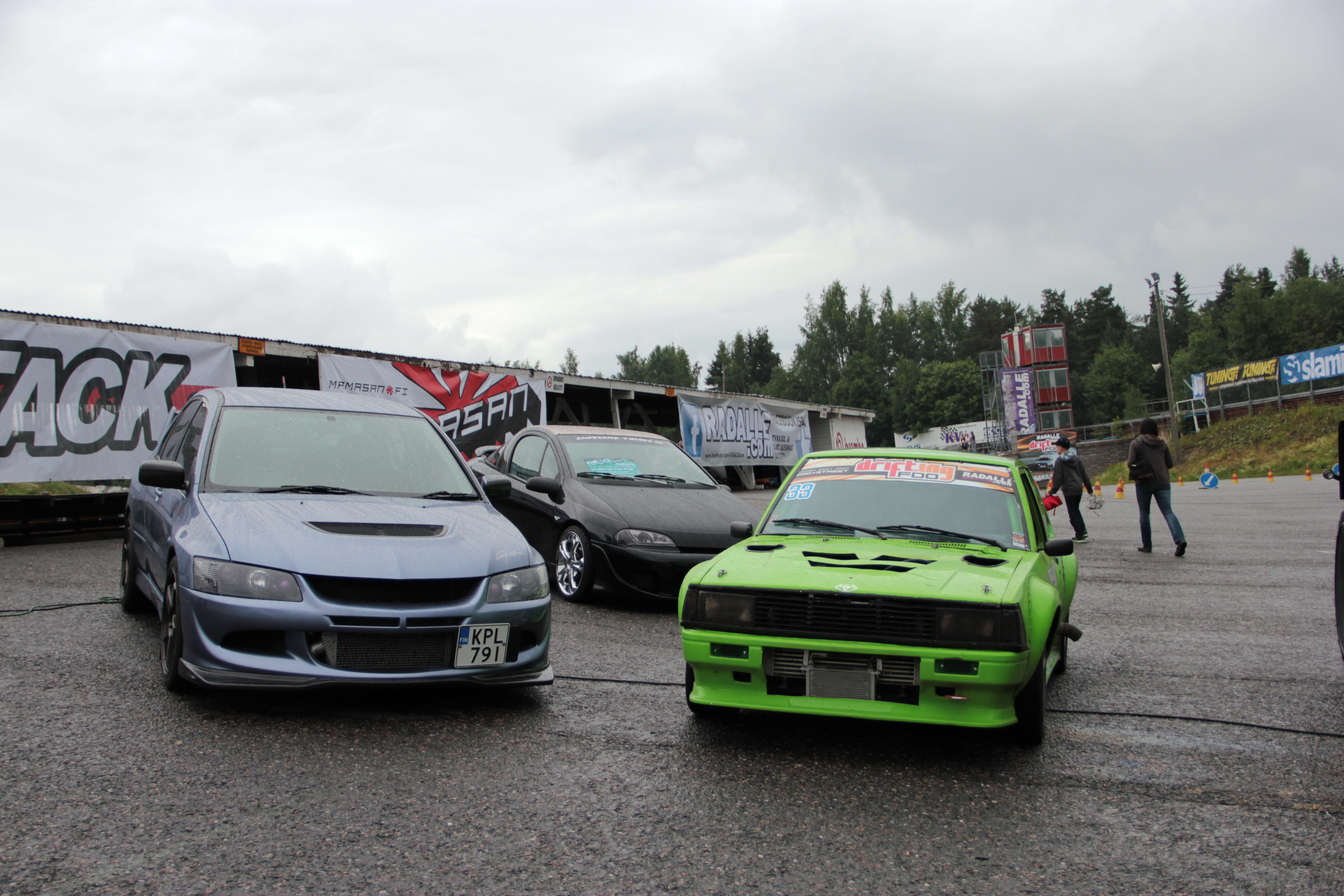 Radalle.com 29.6.2013 Ahvenisto Race Circuit, Evo Mitsu ja VihreÃ¤ Corolla DX