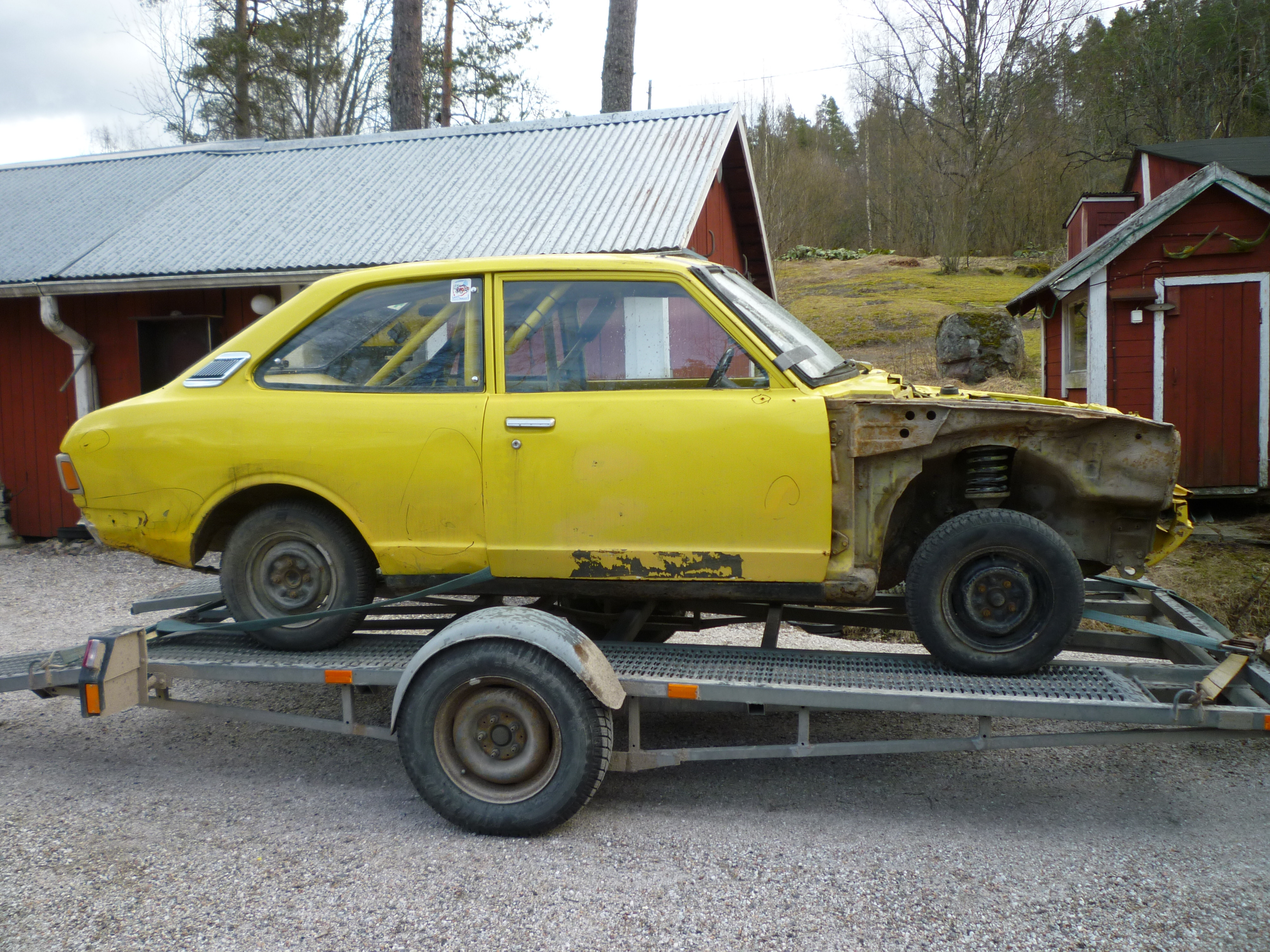 Historic ralli Corolla KE20 -74, Corolla ilman lokaria