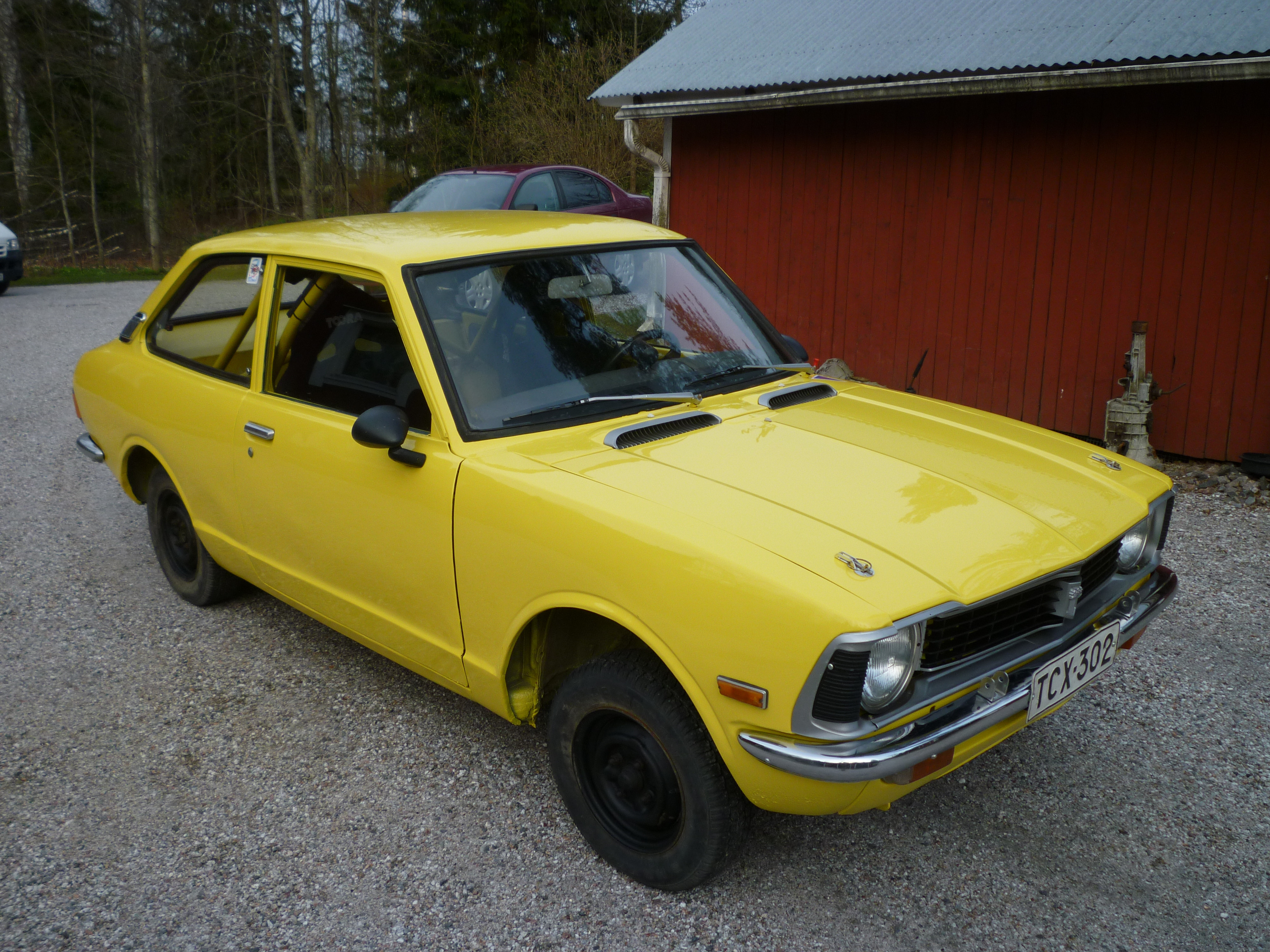 Historic ralli Corolla KE20 -74, Keltainen Corolla maalattuna