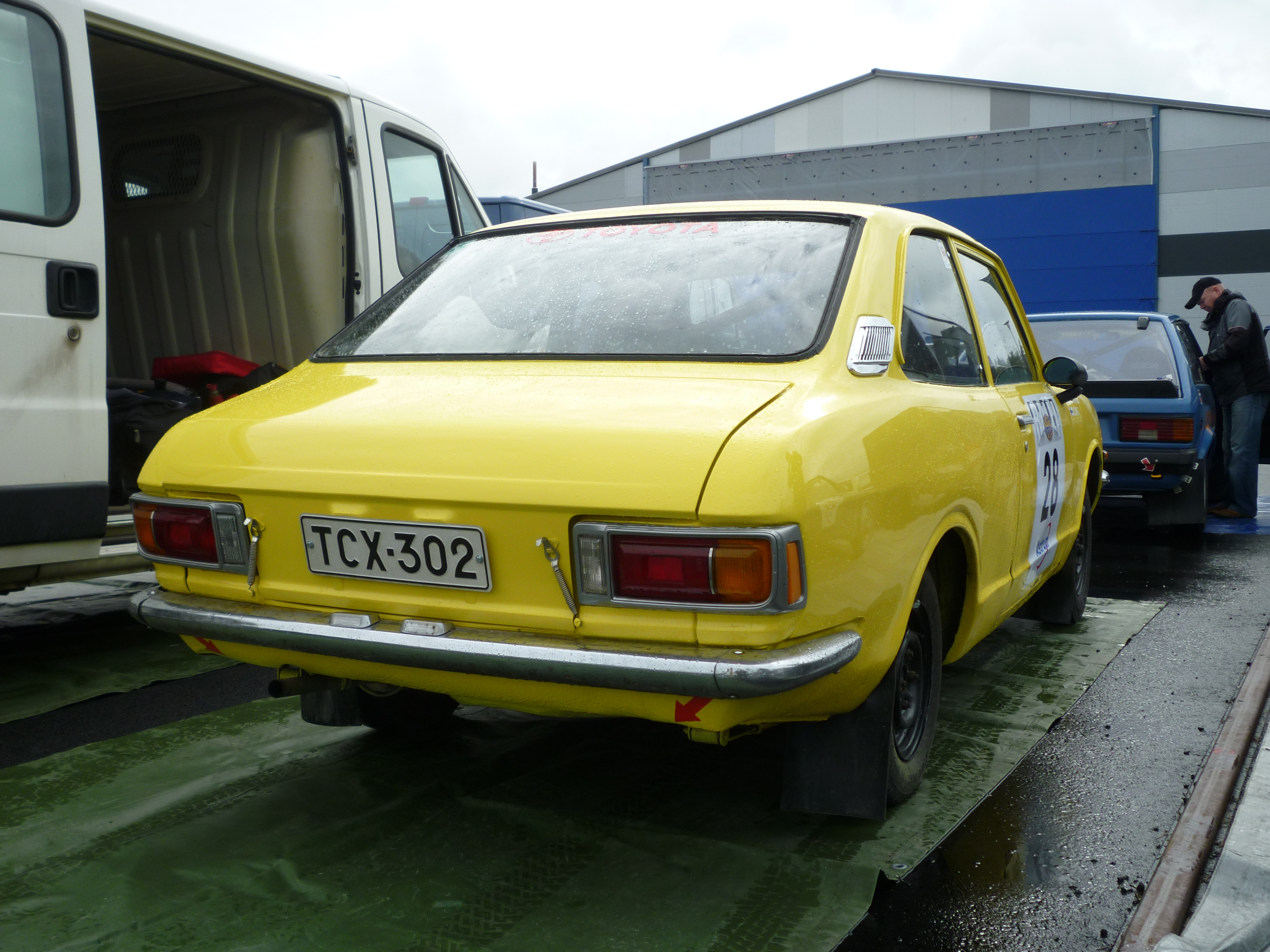 Historic ralli Corolla KE20 -74, Corolla takaa